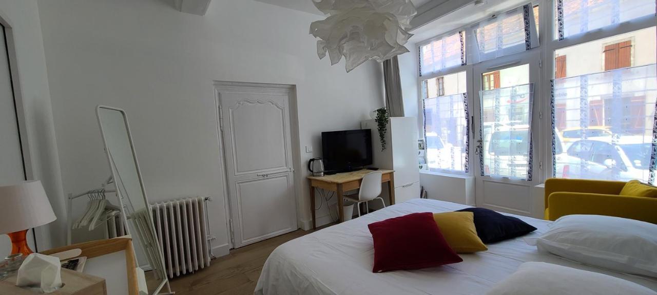 Chambre De Charme A Saulieu Bagian luar foto